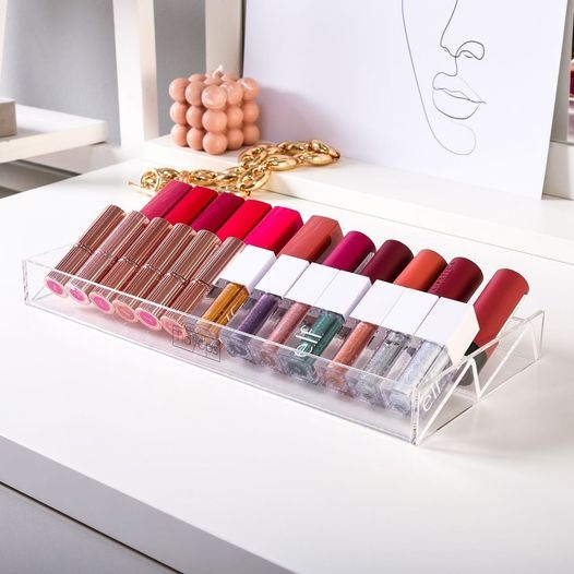 Lipstick storage box 11